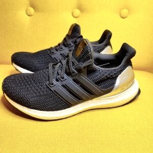 ADIDAS Ultraboost 4.0 DNA Black White Knit Sneakers Men's Shoe Size 8
